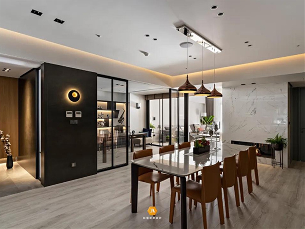 黑白呢喃 | 柔美色調漫家宅，遠離城外喧囂